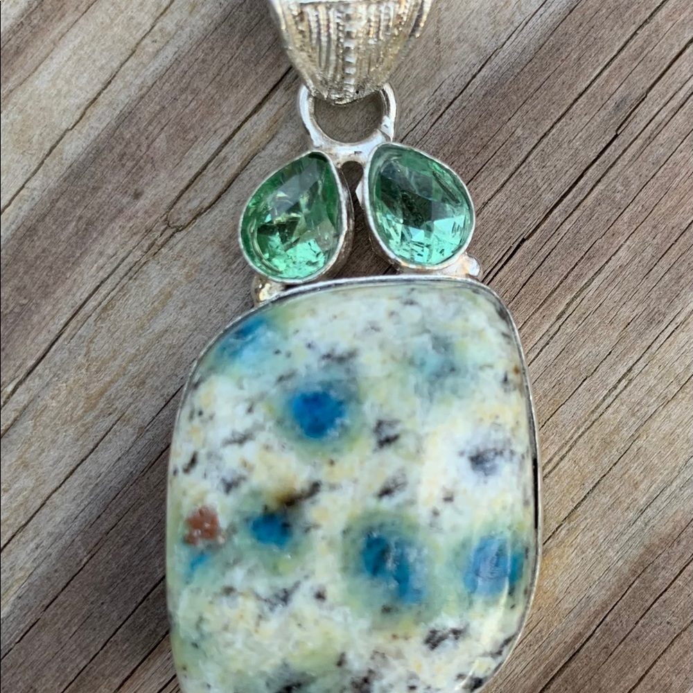 K2 Azurite. Natural.. Peridot.. - Picture 3 of 4